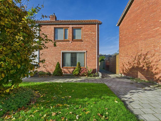 Oranjestraat 11, Sas Van Gent