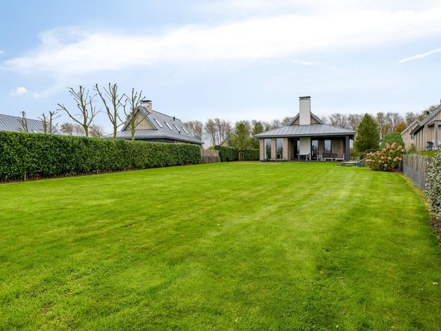 Oesterdam 63, Tholen