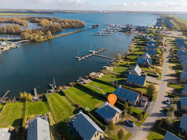 Oesterdam 63, Tholen