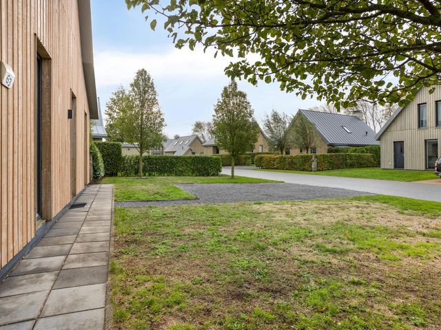 Oesterdam 63, Tholen