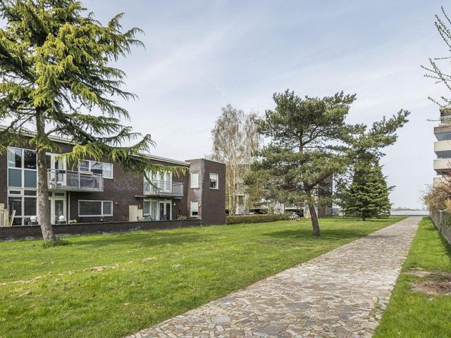Puntkroos 50, Zwolle
