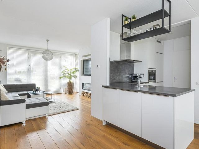 Puntkroos 50, Zwolle