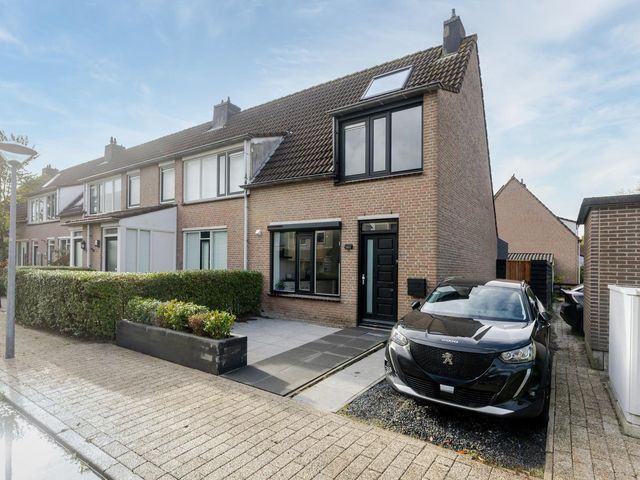 Reaal 52, Hoorn