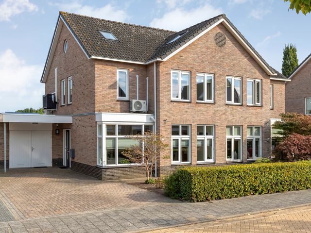 Van Laarstraat 6, Hardenberg