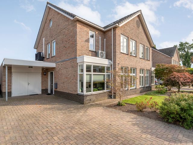 Van Laarstraat 6, Hardenberg