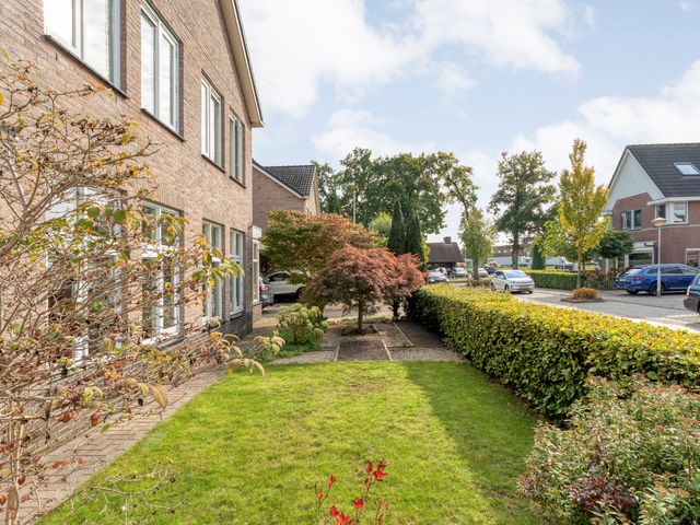 Van Laarstraat 6, Hardenberg