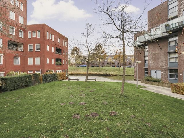 Ladogameerhof 297, Amsterdam