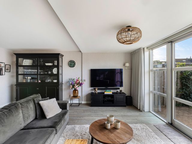 Bernhardstraat 1B, Heinenoord