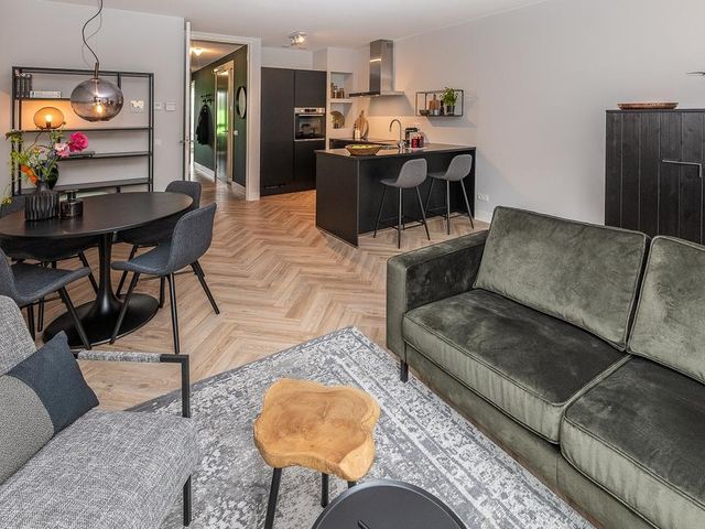 Memeleiland 8, Amsterdam