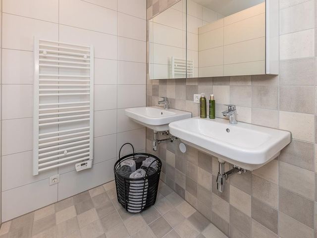 Memeleiland 8, Amsterdam