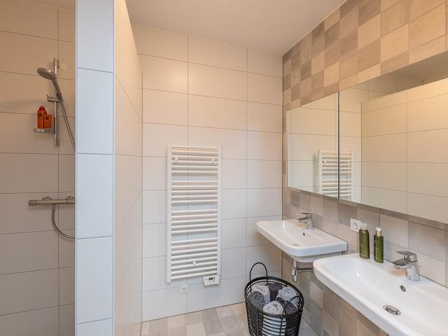 Memeleiland 8, Amsterdam