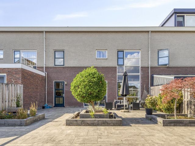 Eric de Noormanhof 4, Almere