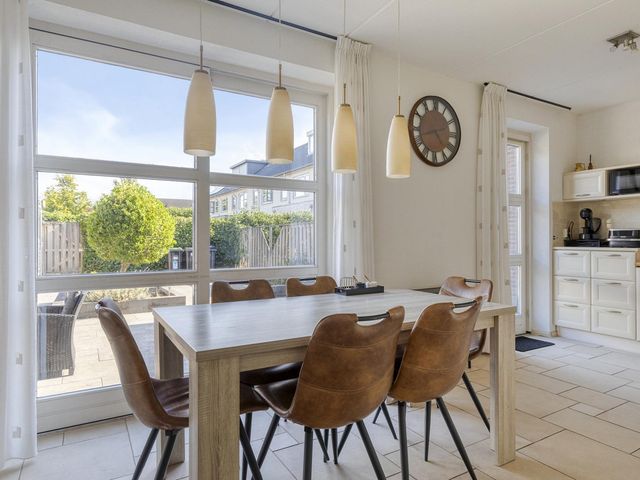 Eric de Noormanhof 4, Almere