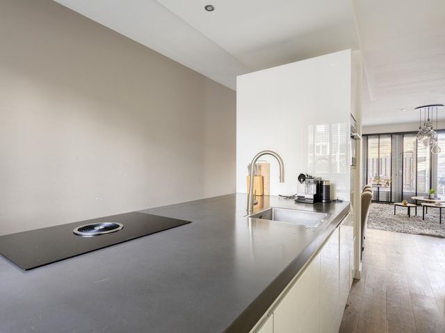 Veenbesstraat 1, Amsterdam