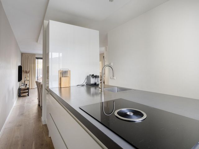 Veenbesstraat 1, Amsterdam