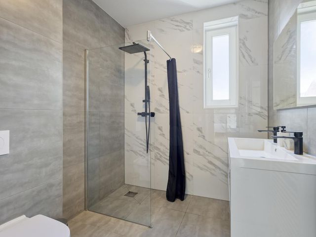 Veenbesstraat 1, Amsterdam