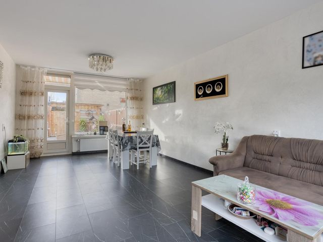 Zwanebloemkade 17, Zaandam