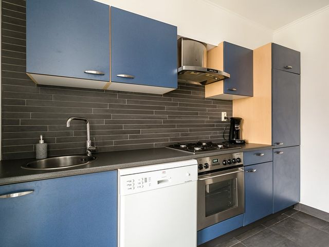 Barbarahof 20a, Born