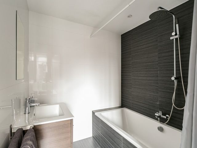 Barbarahof 20a, Born