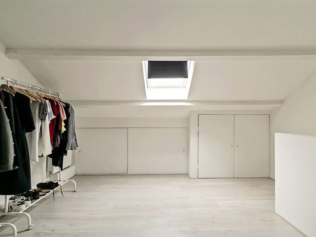 Barbarahof 20a, Born