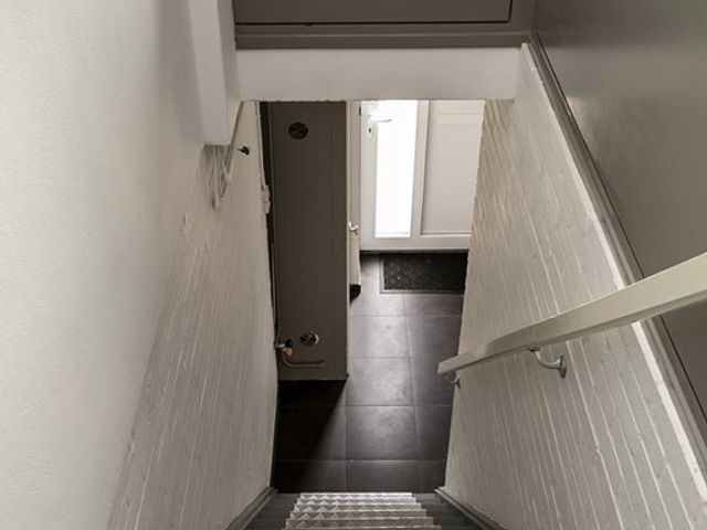 Barbarahof 20a, Born