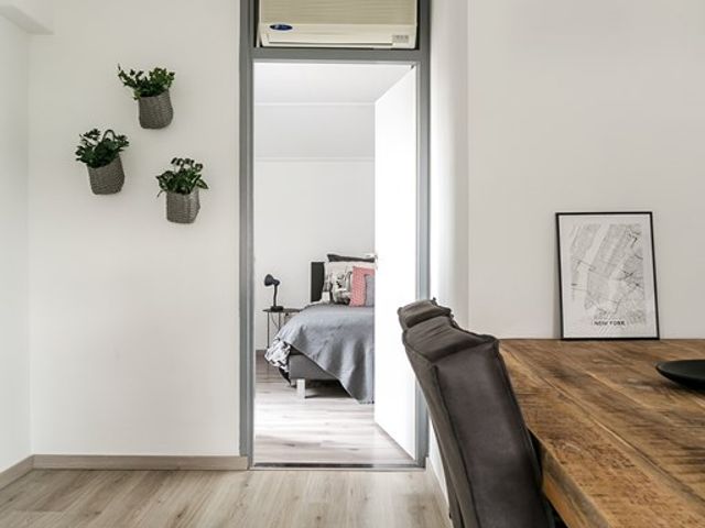 Barbarahof 20a, Born