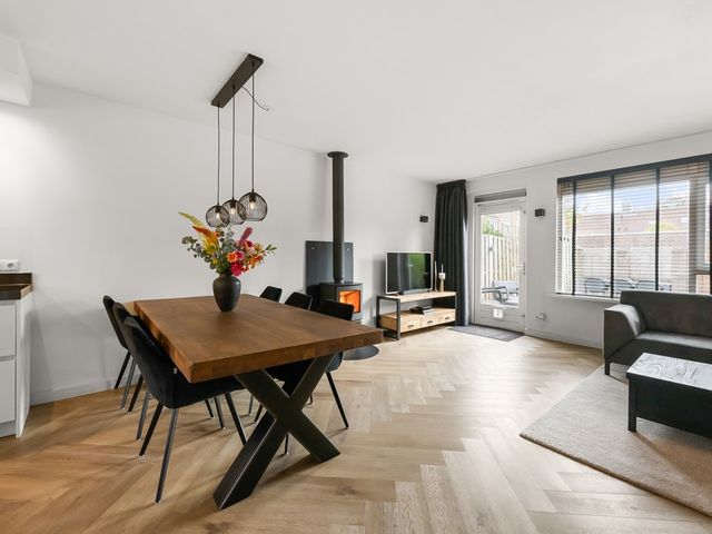 De Pollen 107, Uitgeest