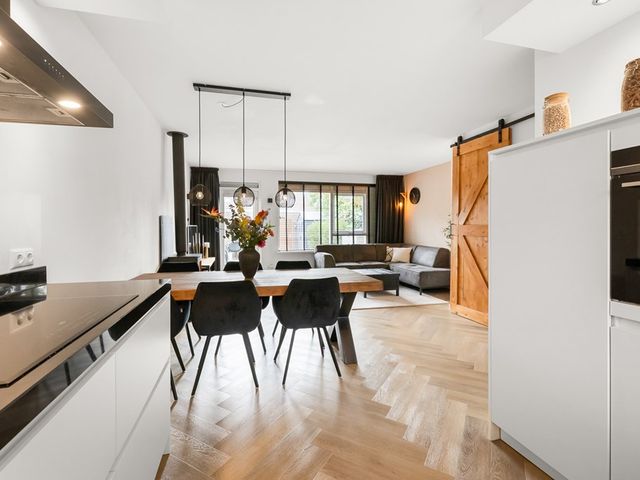 De Pollen 107, Uitgeest