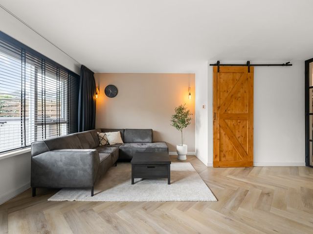 De Pollen 107, Uitgeest