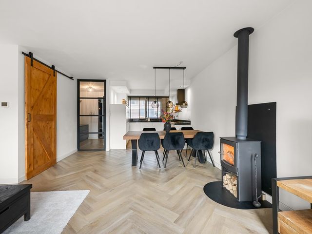 De Pollen 107, Uitgeest