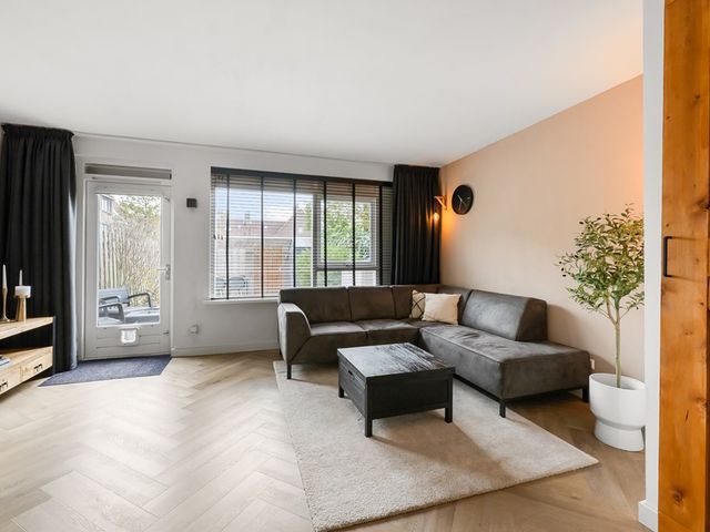 De Pollen 107, Uitgeest