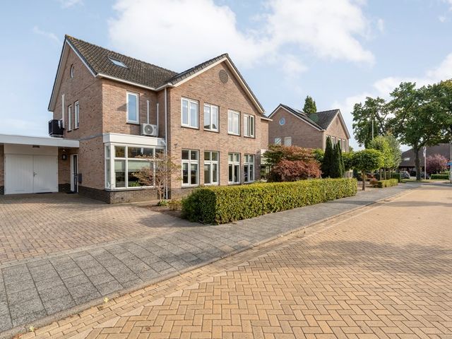 Van Laarstraat 6, Hardenberg