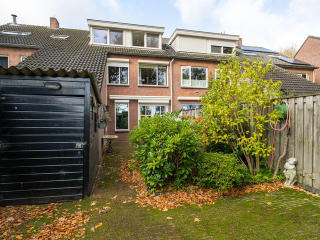 Kamille 23, Sprang-Capelle