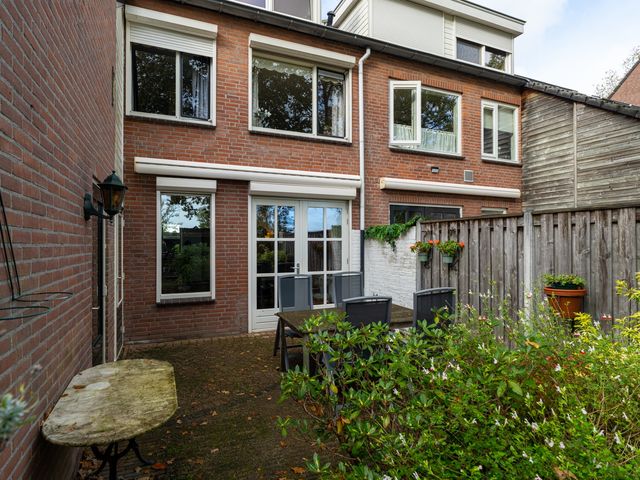 Kamille 23, Sprang-Capelle