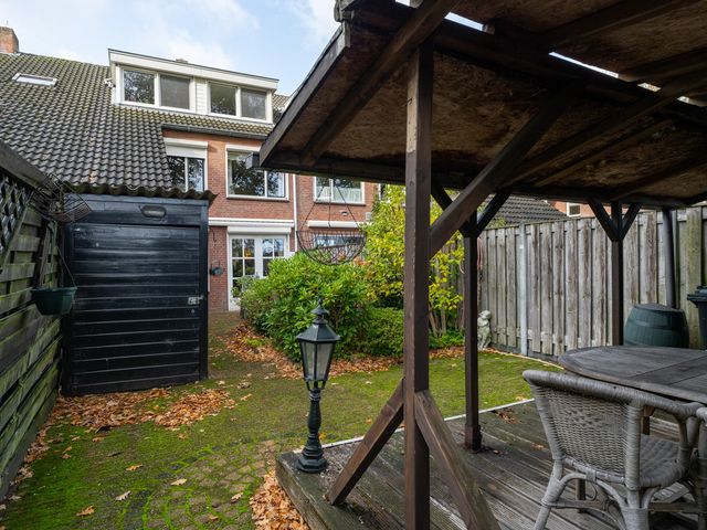 Kamille 23, Sprang-Capelle