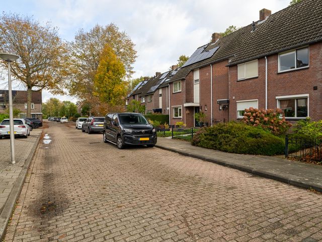 Kamille 23, Sprang-Capelle