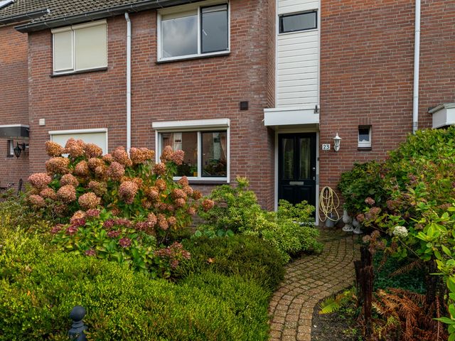 Kamille 23, Sprang-Capelle