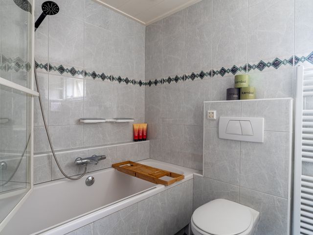 Kamille 15, Sprang-Capelle