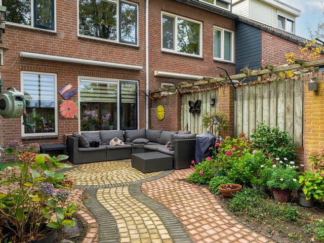 Kamille 15, Sprang-Capelle