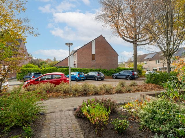 Kamille 15, Sprang-Capelle