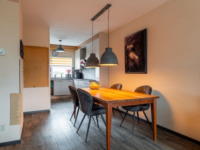 Kamille 15, Sprang-Capelle