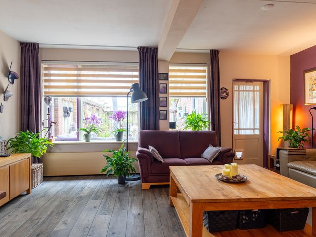 Kamille 15, Sprang-Capelle