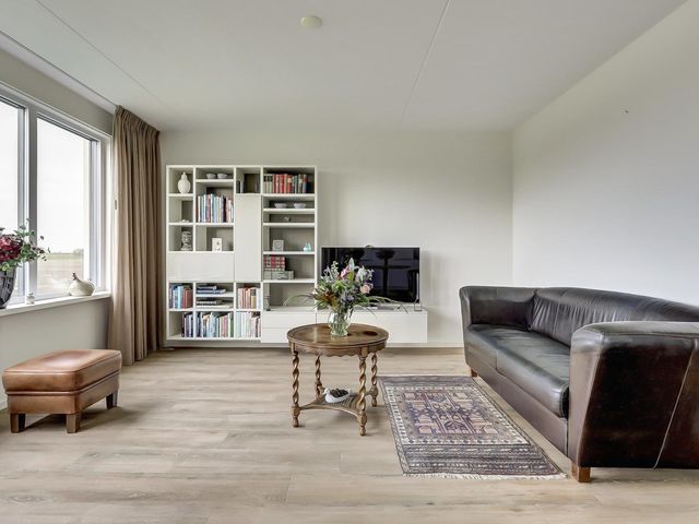 Van Leeuwenhoeklaan 12, Kruiningen