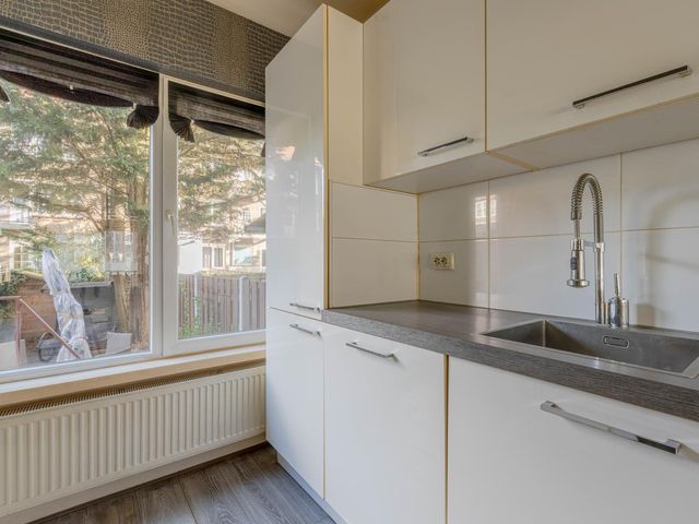 Dorpsweg 166A, Rotterdam