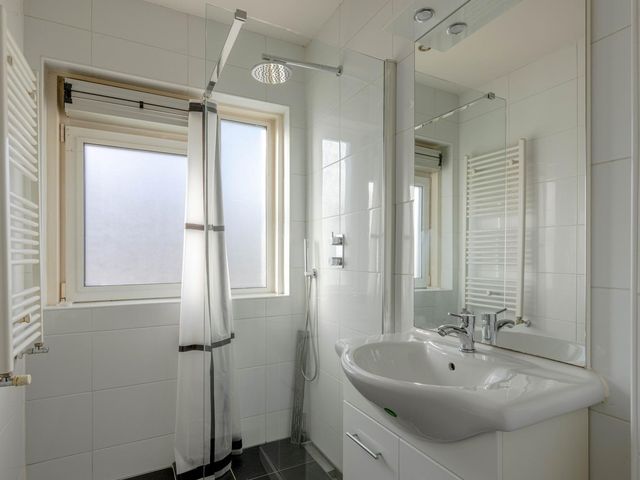 Dorpsweg 166A, Rotterdam