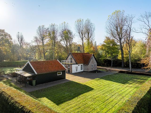 Donkereweg 11, Noordgouwe