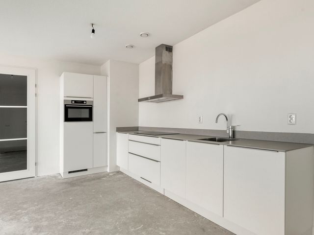 Perzikweg 116, Leiden