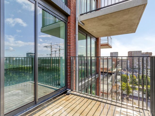 Perzikweg 116, Leiden