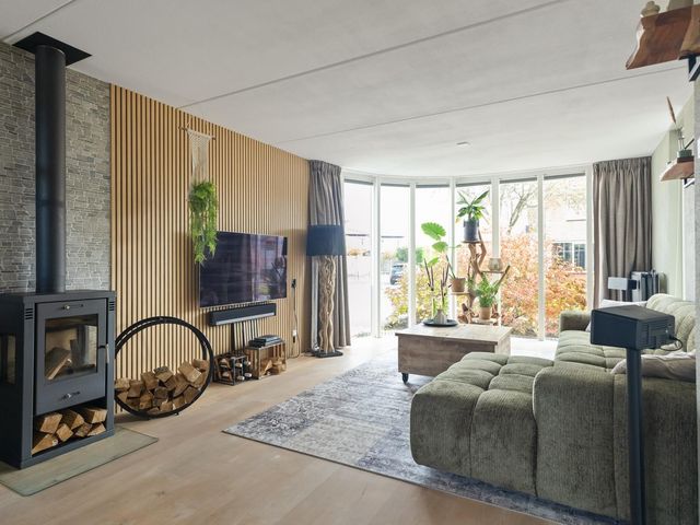 Boterzwin 1306, Julianadorp