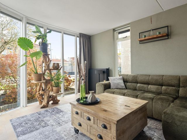 Boterzwin 1306, Julianadorp